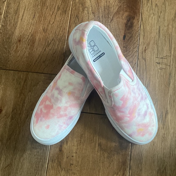 Tie Dye Shoes - Picture 3 of 3